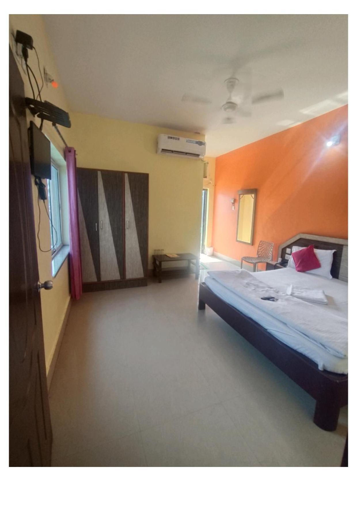 D2 Holiday Inn-near Niladri-beach-best Choice Of Travellers By Morservices Hotel Puri