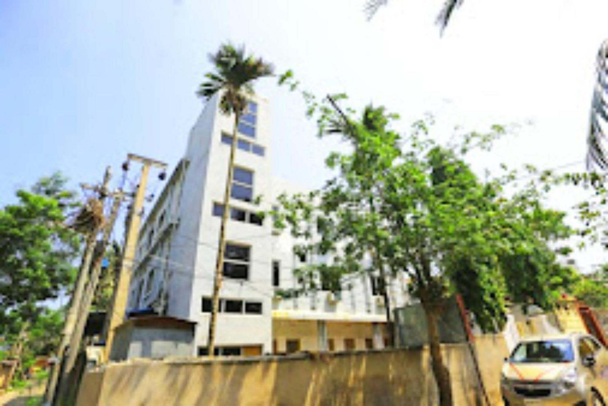 Hotel D2 Holiday Inn-near Niladri-beach-best Choice Of Travellers By Morservices 3*